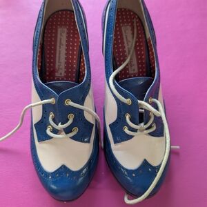 Womens Two-Tone Blue and Cream Wingtip Oxfords